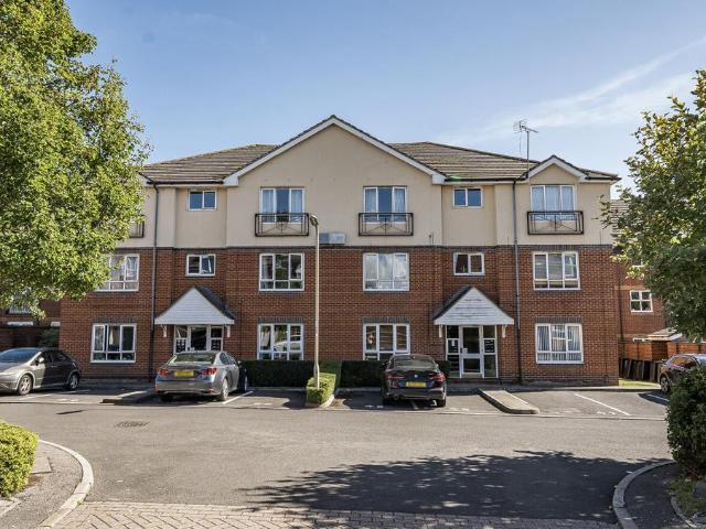 Flat for sale in Whiteley, Hampshire