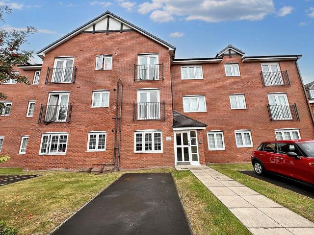 Flat for sale in Salford, Greater Manchester