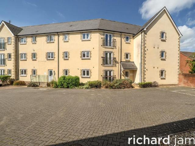 Flat for sale in Redhouse, Abbey Mead