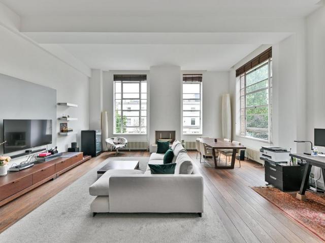 Flat for sale in St. John's Wood, Greater London