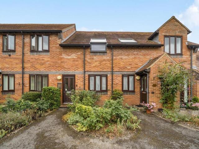 Flat for sale in Berrick Salome, Oxfordshire