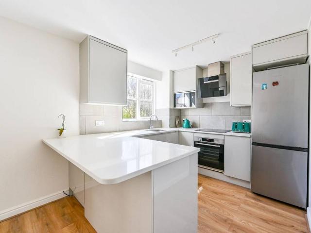 Flat for sale in Finchley, Isle Of Man