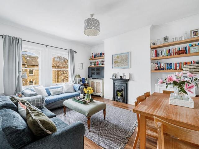 Flat for sale in Brook Green, Greater London