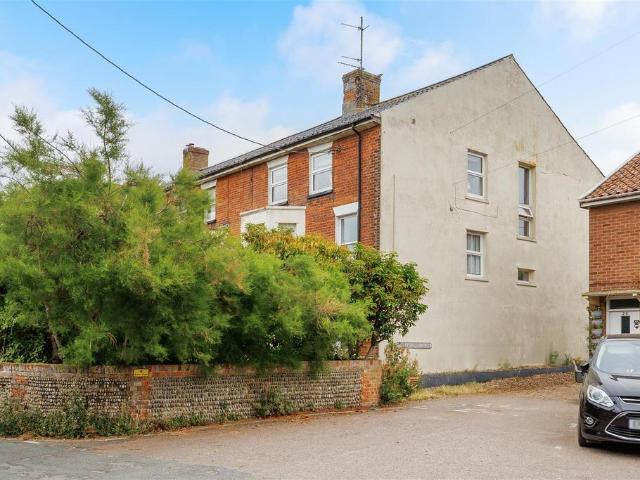 Flat for sale in Eastbridge, Suffolk