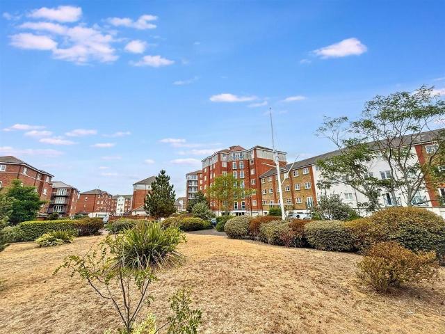 Flat for sale in Sovereign Harbour, Eastbourne