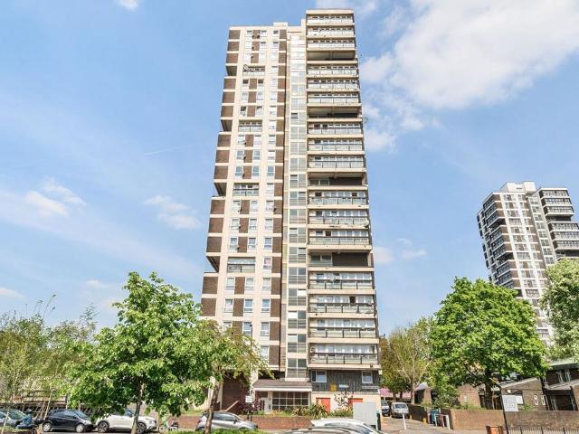 Flat for sale in Camberwell, Greater London