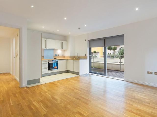 Flat for sale in Chalk Farm, Primrose Hill