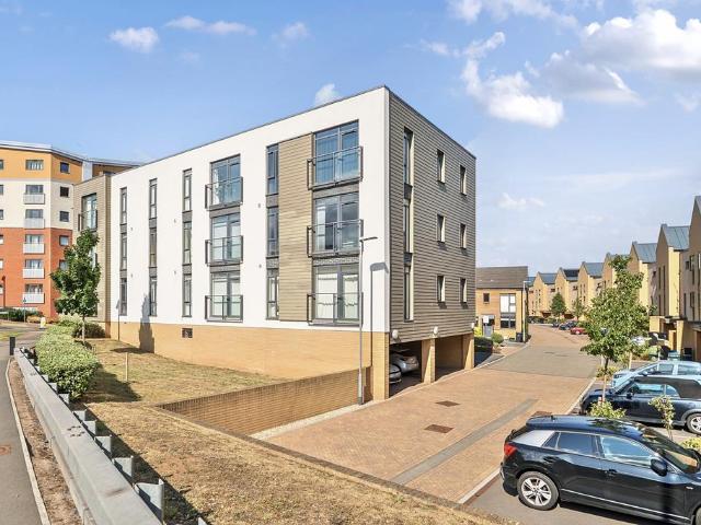Flat for sale in Firepool, Rumwell