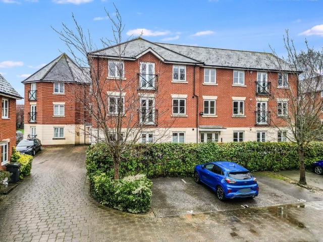 Flat for sale in Meadgate, Chelmsford