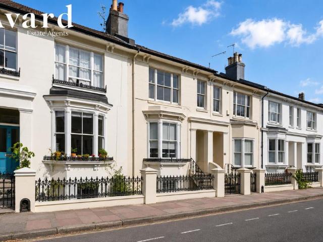 Flat for sale in Brighton & Hove