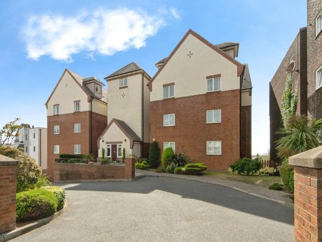 Flat for sale in Conwy, Wales