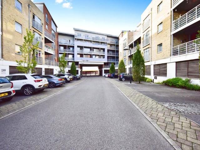 Flat for sale in Lockmeadow, Maidstone