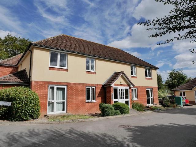 Flat for sale in Calne