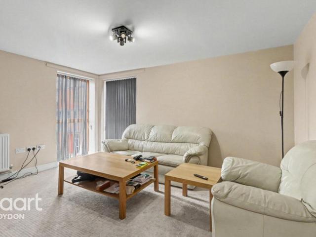 Flat for sale in London Borough of Croydon, Greater London
