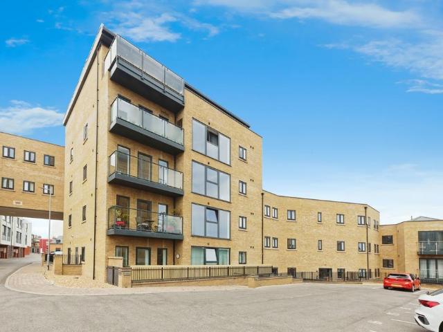 Flat for sale in Whitehall, Acol