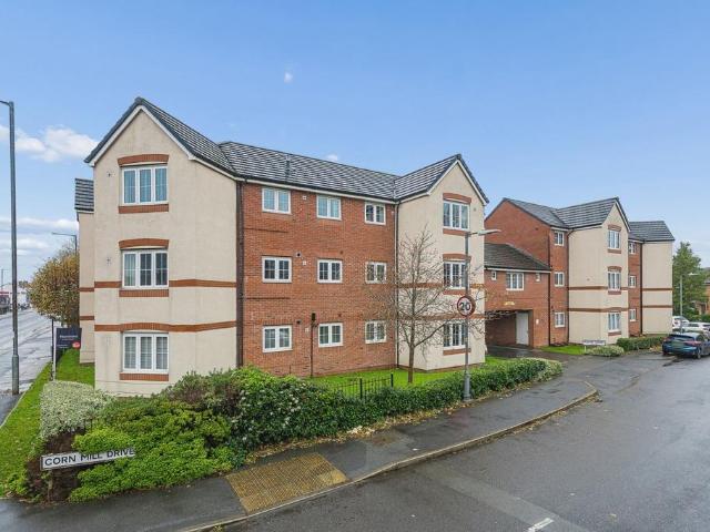 Flat for sale in Farnworth, Bolton