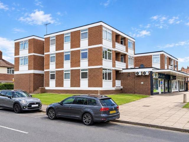 Flat for sale in Worthing, West Sussex