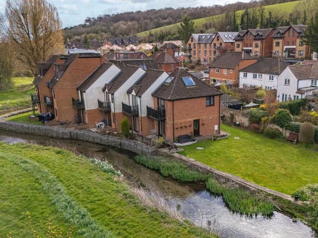 Flat for sale in High Wycombe Community Board, Flackwell Heath