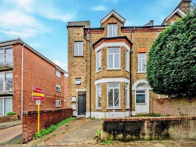 Flat for sale in Royal Borough of Greenwich, Greater London