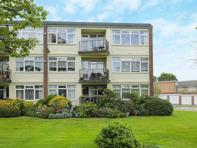 Flat for sale in Lower Walmer, Ash