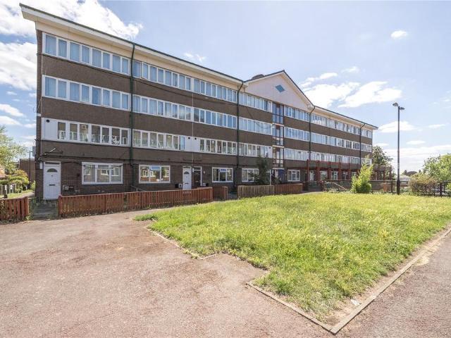 Flat for sale in London Borough of Lewisham, Lower Sydenham