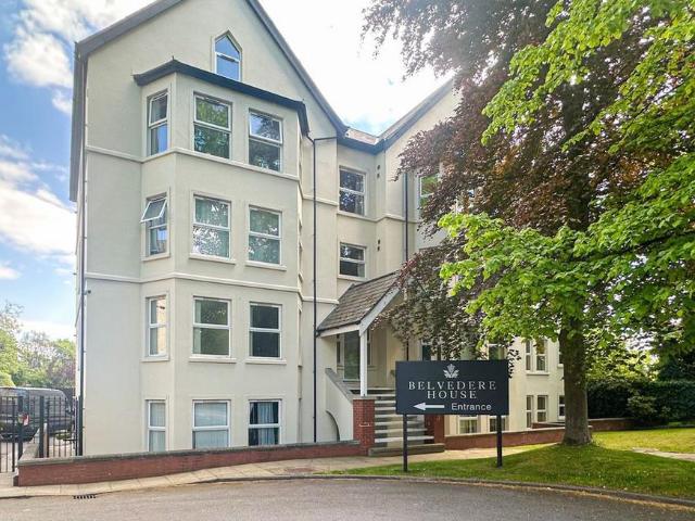 Flat for sale in Calderstones