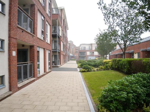 Flat for sale in Broadmead, Feckenham