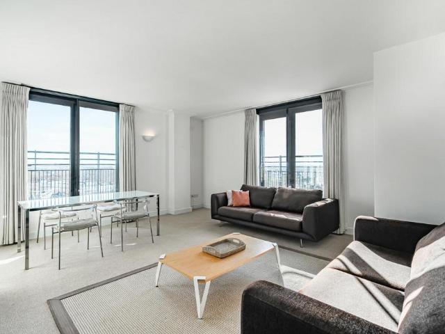 Flat for sale in South Kensington, Greater London