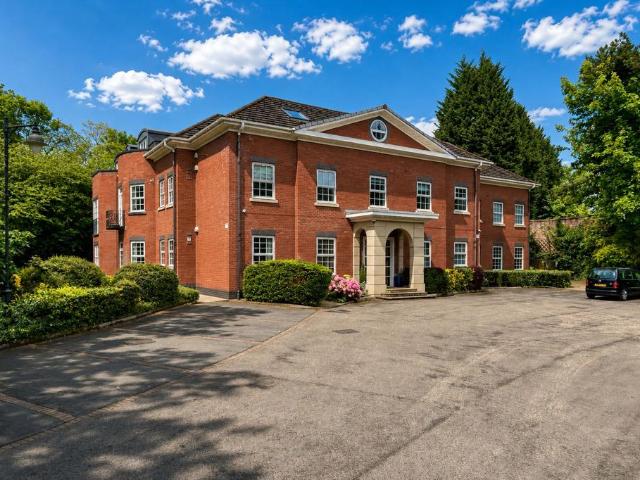 Flat for sale in Cheadle, Greater Manchester