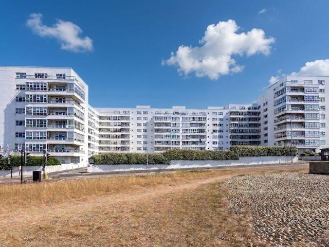 Flat for sale in Brighton Marina Village, Brighton & Hove