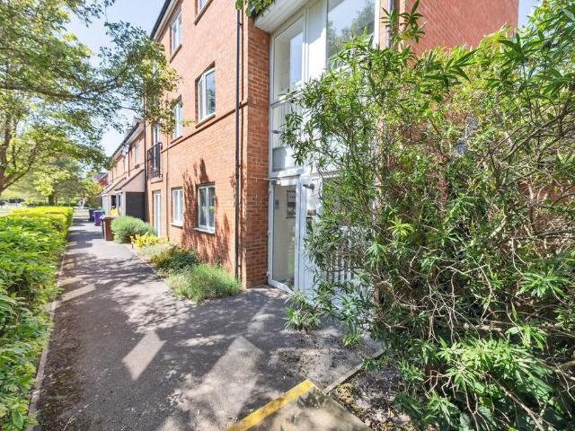 Flat for sale in King's Walden, Hertfordshire