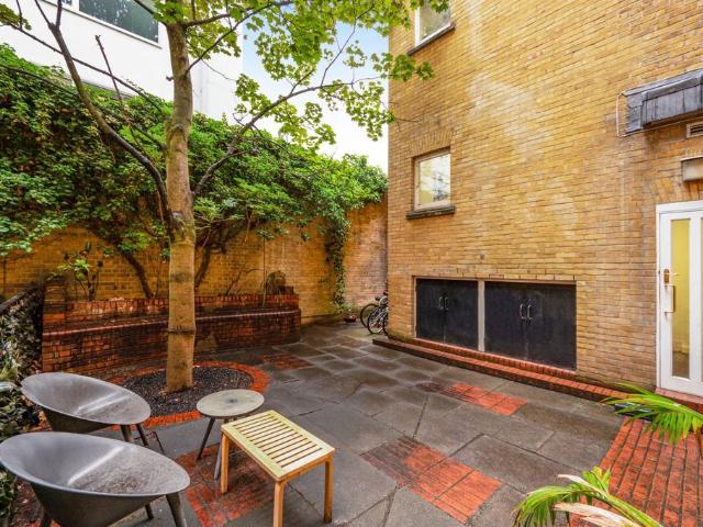 Flat for sale in East Marylebone, Mayfair