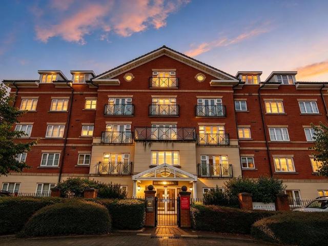 Flat for sale in Redhouse, Blunsdon St Andrew