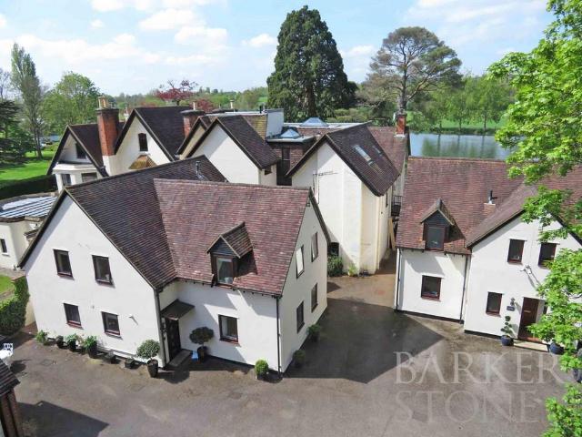 Flat for sale in Wooburn, Bourne End