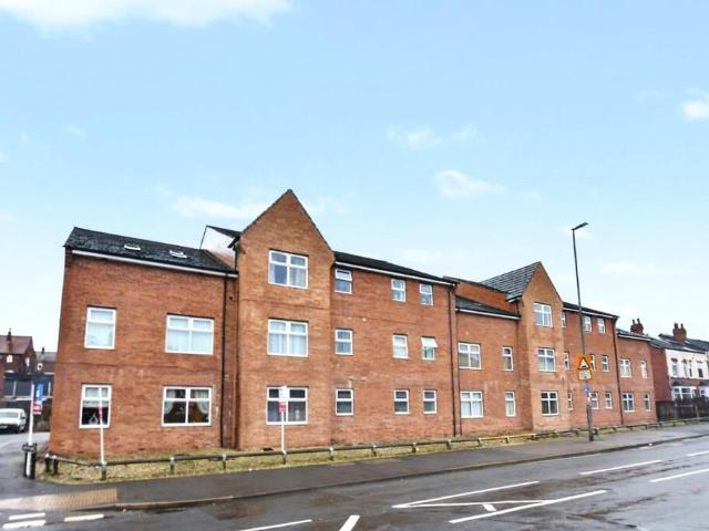 Flat for sale in Kinsley, West Yorkshire