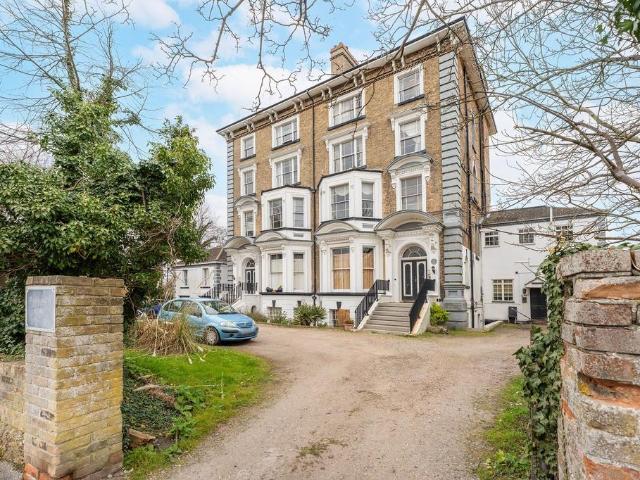 Flat for sale in Eastbridge, Suffolk