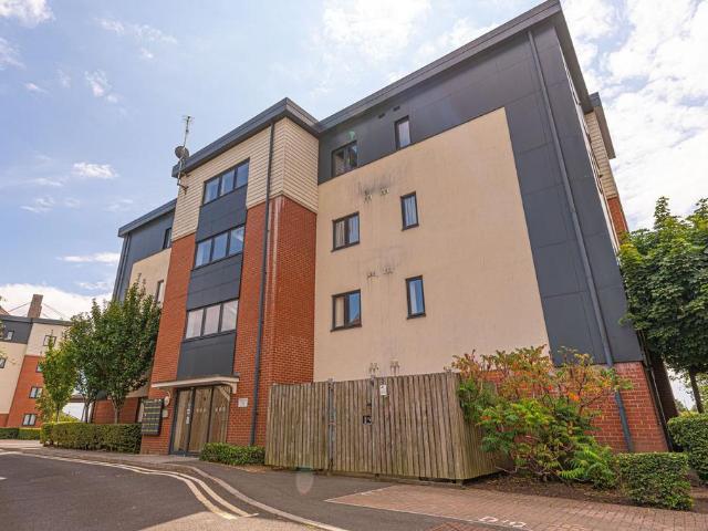 Flat for sale in Wales