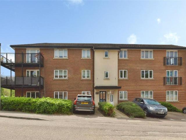 Flat for sale in Milton Keynes