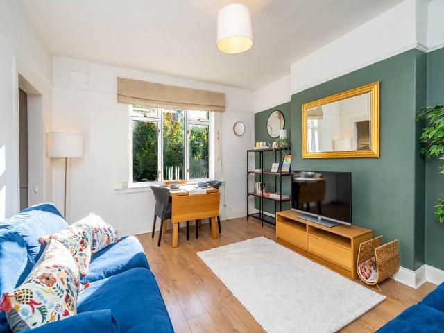 Flat for sale in Murrayfield, City of Edinburgh