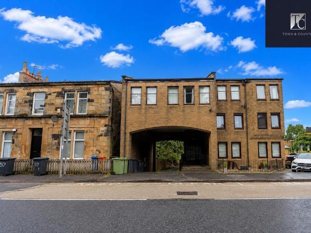 Flat for sale in Auchinloch, Scotland