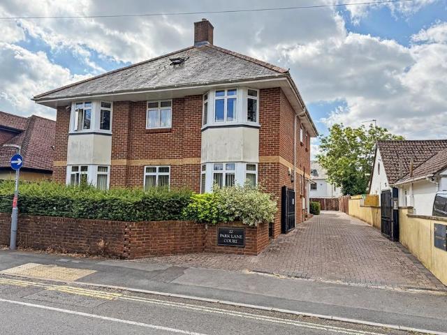 Flat for sale in East Brook, Wimborne
