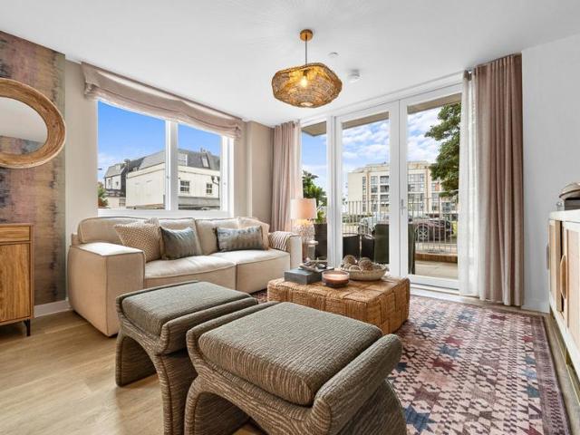 Flat for sale in Fishersgate, West Sussex