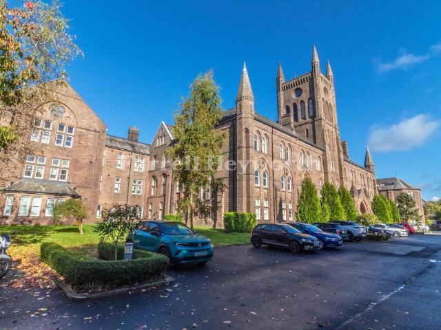 Flat for sale in Bulk, Lancaster