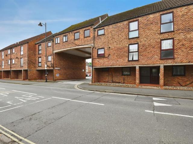 Flat for sale in Cottingham, East Riding Of Yorkshire