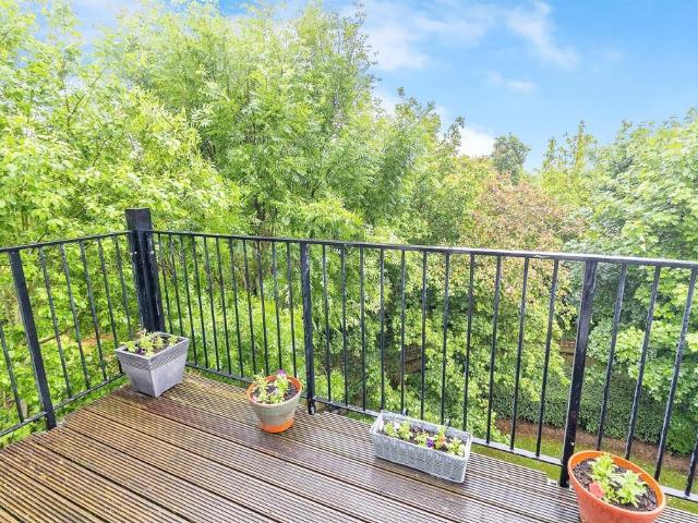 Flat for sale in Monkston Park, Milton Keynes