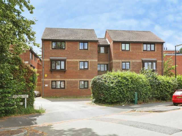 Flat for sale in Merry Oak, City Of Southampton