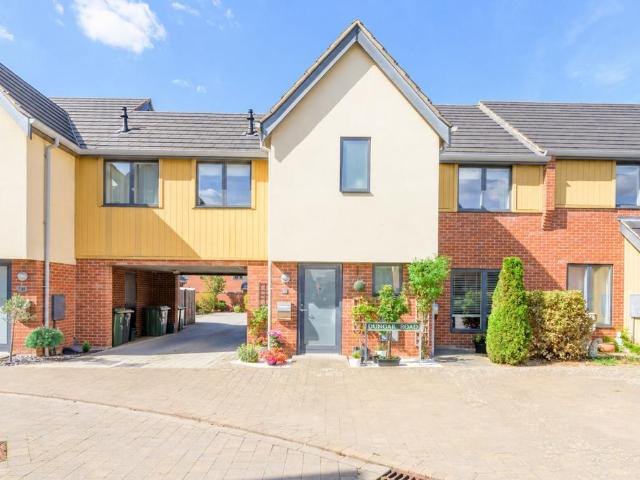 Flat for sale in Crostwick, Norfolk