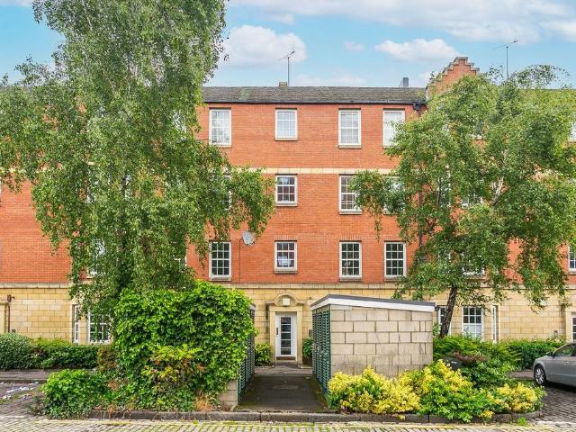 Flat for sale in Leith Links, Leith