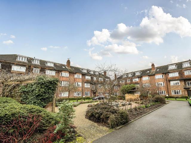 Flat for sale in London Borough of Sutton, Greater London