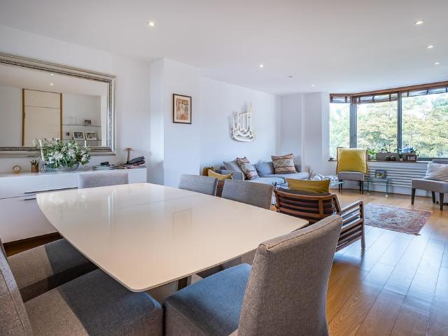 Flat for sale in South Kensington, Greater London